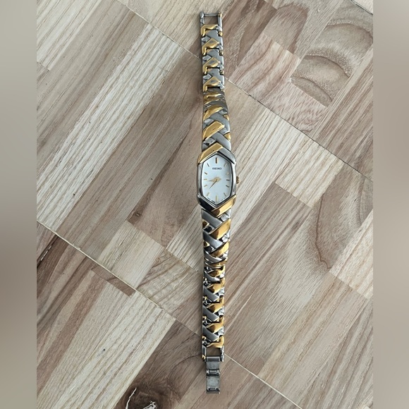 Seiko Ladies Watch Vintage Two Tone Braided Bracelet White Hexagonal Dial - Picture 4 of 12